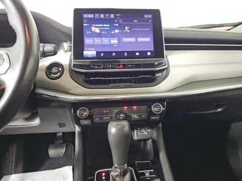 Certified 2022 Jeep Compass Limited image 18