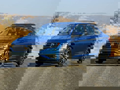 Used 2019 Volkswagen Jetta SE image 2