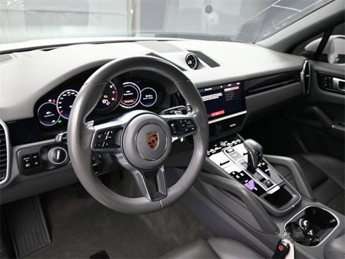 Certified 2021 Porsche Cayenne image 4