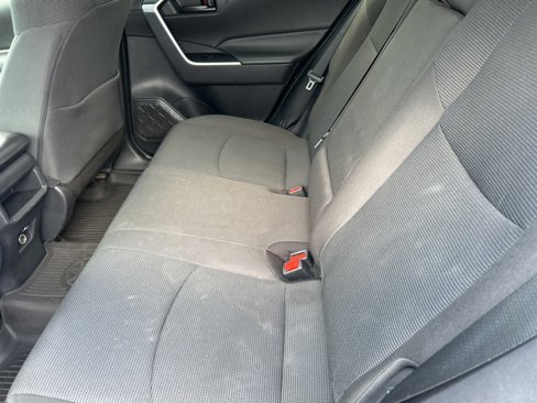 Used 2020 Toyota RAV4 LE image 9