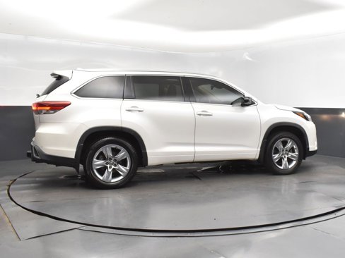 Used 2019 Toyota Highlander Limited image 8