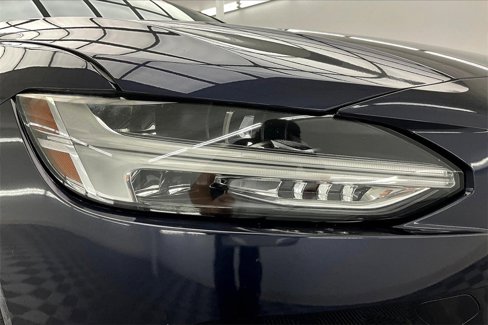 Used 2017 Volvo S90 T5 Momentum w/ Vision Package image 29