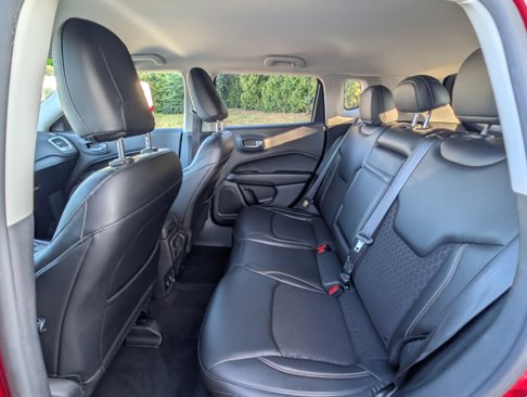 Used 2018 Jeep Compass Latitude w/ Popular Equipment Group image 24