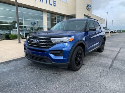 Used 2022 Ford Explorer XLT image 1