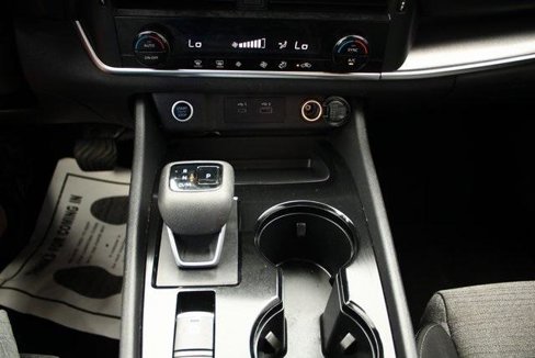 Used 2023 Nissan Rogue SV image 19