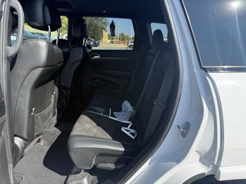 Used 2019 Jeep Grand Cherokee Altitude image 11