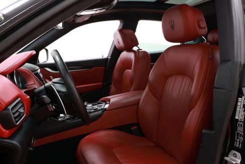 Used 2021 Maserati Levante S image 10
