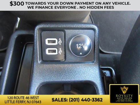 Used 2020 Ford Transit Connect XLT image 23