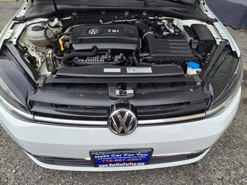 Used 2018 Volkswagen Golf S image 12