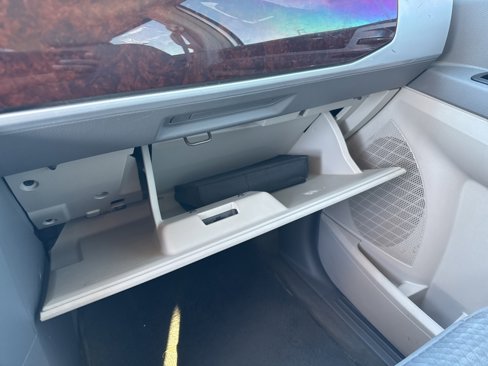Used 2010 Chrysler Town & Country Touring image 24
