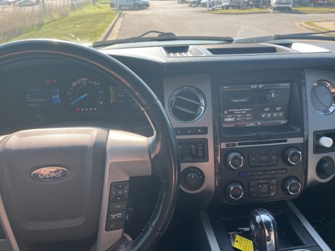 Used 2015 Ford Expedition Limited image 12