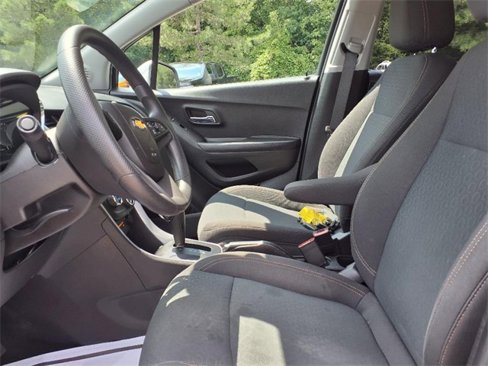 Used 2022 Chevrolet Trax LS w/ Tint and Cruise Package image 12