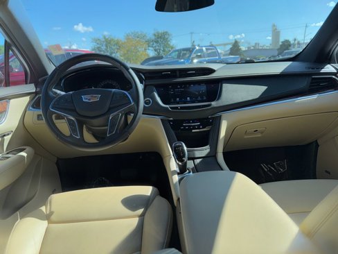 Used 2018 Cadillac XT5 Luxury w/ Driver Awareness Package image 15