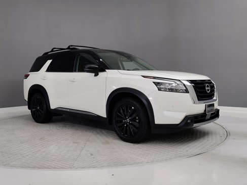 Used 2022 Nissan Pathfinder Platinum w/ Cargo Package image 36