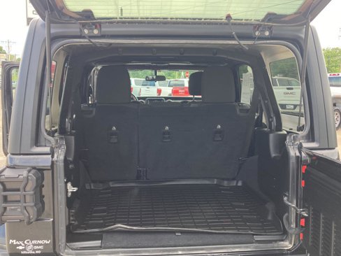 Used 2019 Jeep Wrangler Unlimited Sahara image 14