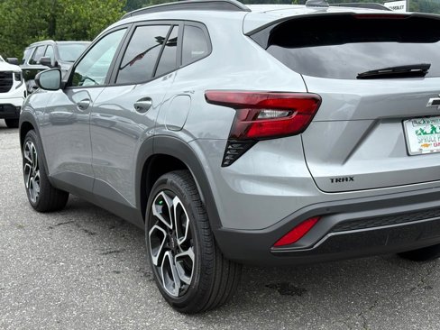 New 2025 Chevrolet Trax RS w/ Sunroof Package image 39
