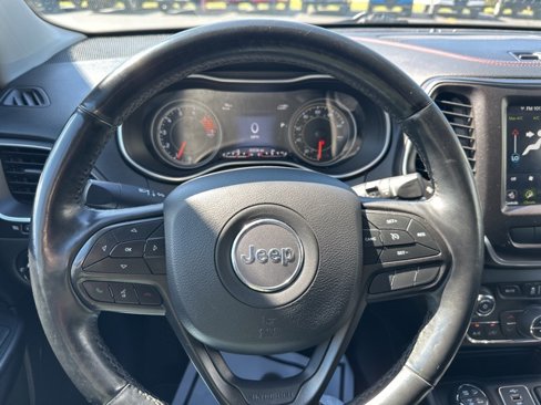Used 2019 Jeep Cherokee Trailhawk w/ Comfort & Convenience Group image 16