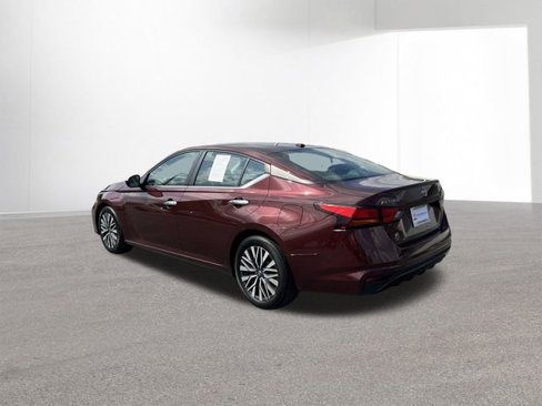 Used 2024 Nissan Altima 2.5 SV image 32