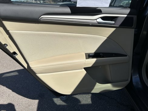 Used 2014 Ford Fusion SE image 23