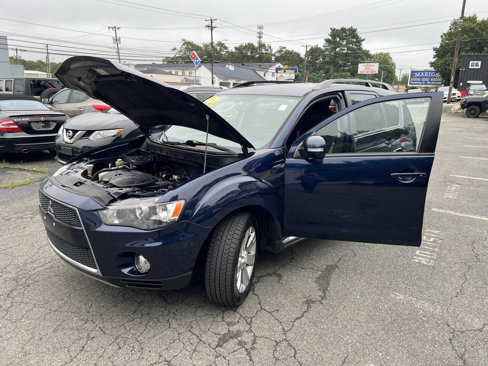 Used 2012 Mitsubishi Outlander SE image 40