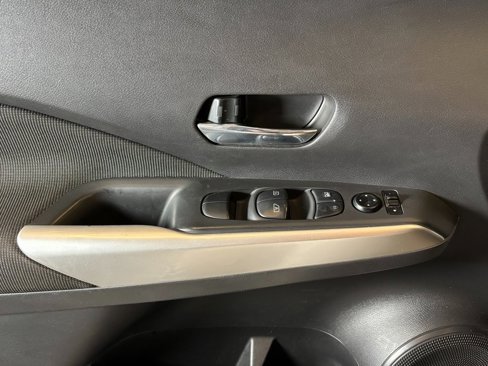 Used 2019 Nissan Kicks SV image 18