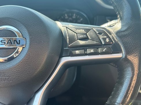 Used 2018 Nissan Rogue SL w/ Premium Package image 22