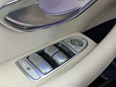 Used 2018 Mercedes-Benz E 400 4MATIC Sedan image 30