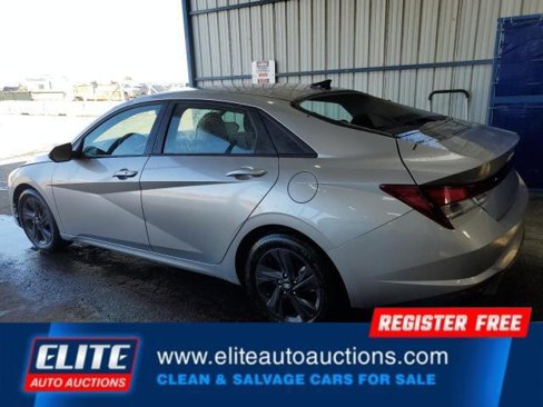 Used 2021 Hyundai Elantra SEL image 3