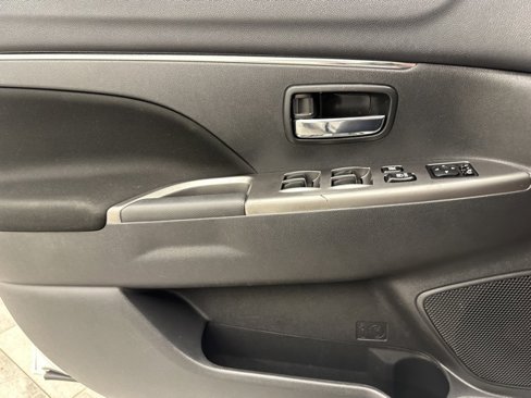Used 2021 Mitsubishi Outlander Sport SE image 32