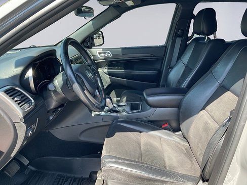 Used 2021 Jeep Grand Cherokee Laredo X image 13
