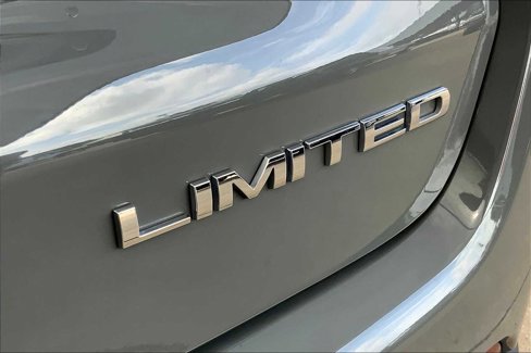 Certified 2024 Jeep Compass Limited image 9