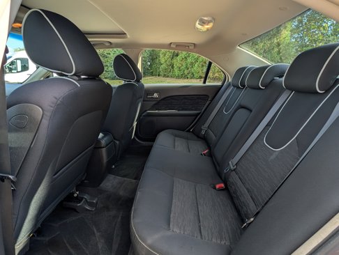 Used 2010 Ford Fusion SE image 23