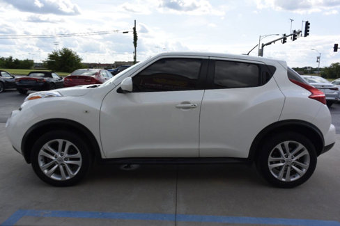 Used 2014 Nissan Juke SV image 2