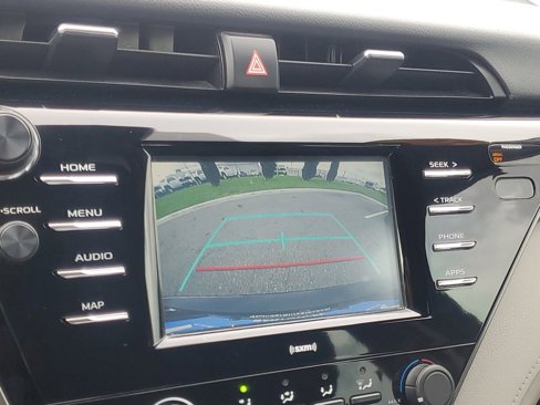 Used 2020 Toyota Camry L image 18