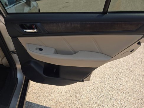 Used 2019 Subaru Outback 2.5i Limited w/ Popular Package #2 image 9