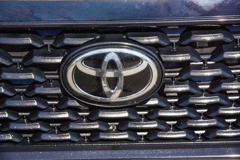 Certified 2022 Toyota Corolla Cross LE image 13