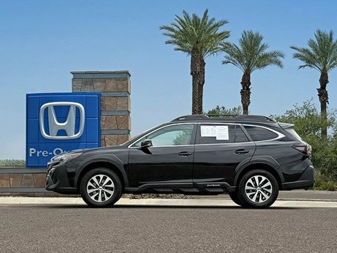 Used 2023 Subaru Outback Premium image 7