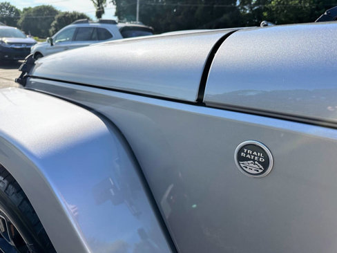 Used 2018 Jeep Wrangler Unlimited Sahara image 10