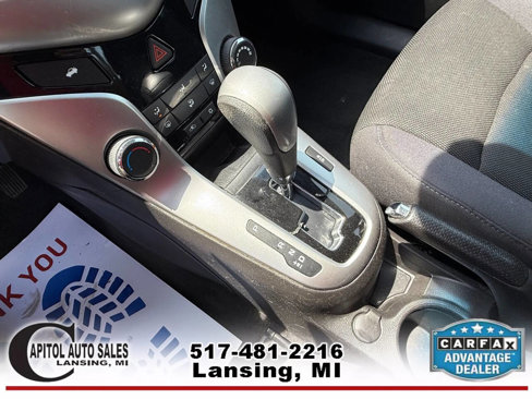 Used 2015 Chevrolet Cruze LT image 24