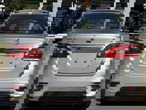 Used 2017 Nissan Sentra SV image 6