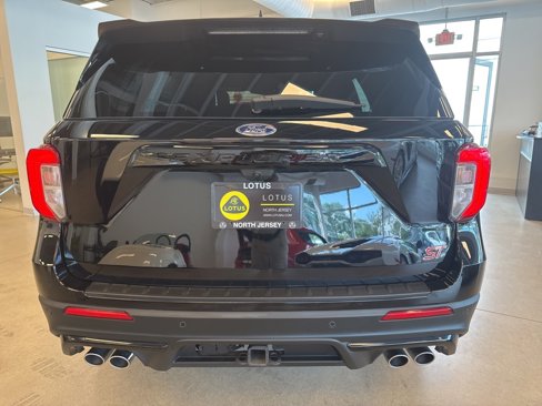 Used 2022 Ford Explorer ST w/ ST Street Pack image 16