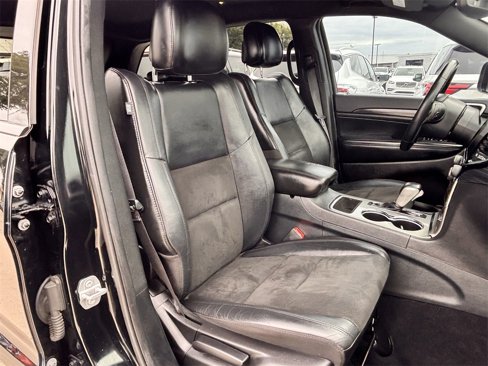 Used 2019 Jeep Grand Cherokee Altitude image 28