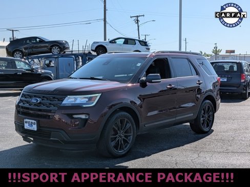 Used 2018 Ford Explorer XLT w/ XLT Appearance Package image 4