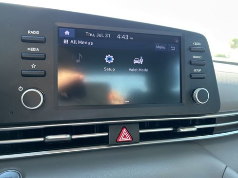 Used 2023 Hyundai Elantra SEL image 28