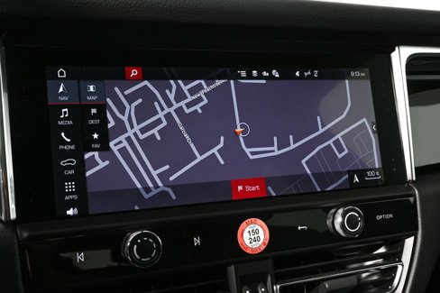 Used 2025 Porsche Macan image 15