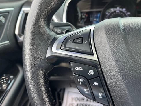 Used 2019 Ford Edge Titanium image 27