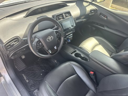Used 2019 Toyota Prius L Eco image 10