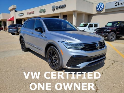 Used 2022 Volkswagen Tiguan SE R-Line image 1