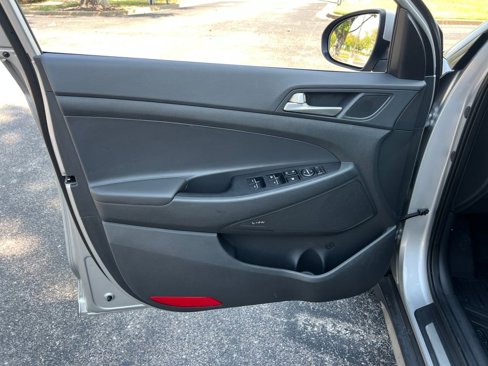 Used 2021 Hyundai Tucson Limited image 17
