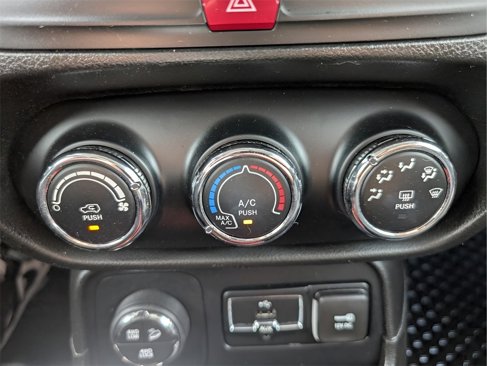 Used 2016 Jeep Renegade Trailhawk image 18